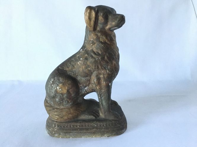 Hovedbilde Hund på sokkel