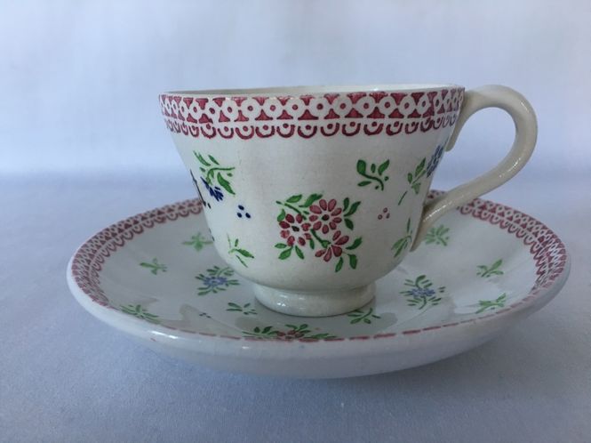 Hovedbilde Kopp og skål med strøblomster