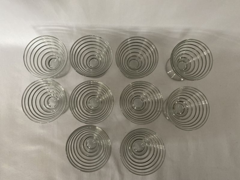 Store likørglass